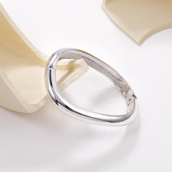 Elegant Wide Gold Cuff Bangle Bracelets for Women, Set of 2, Irregular Design, M - Picture 4 of 6